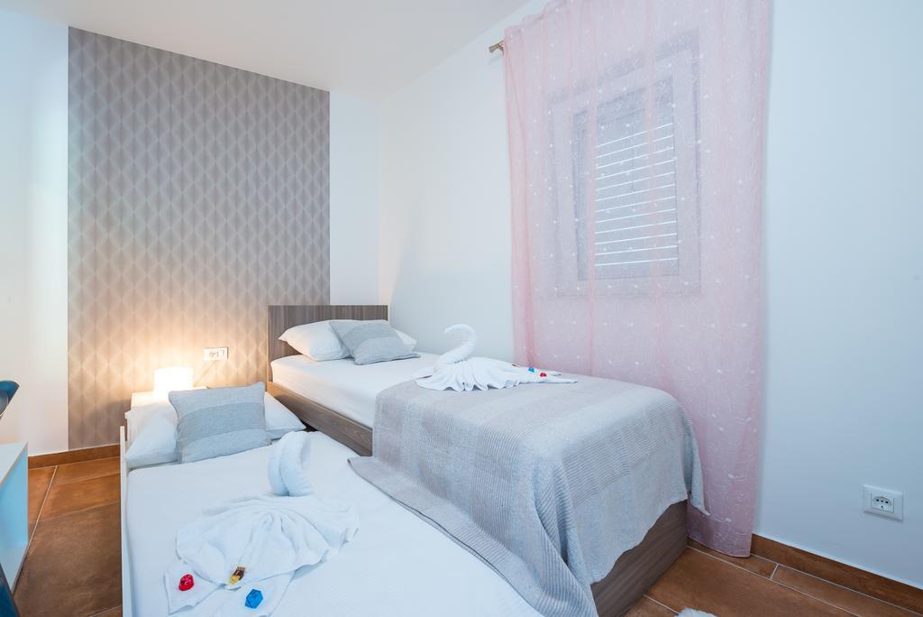 Five Angels Apartment